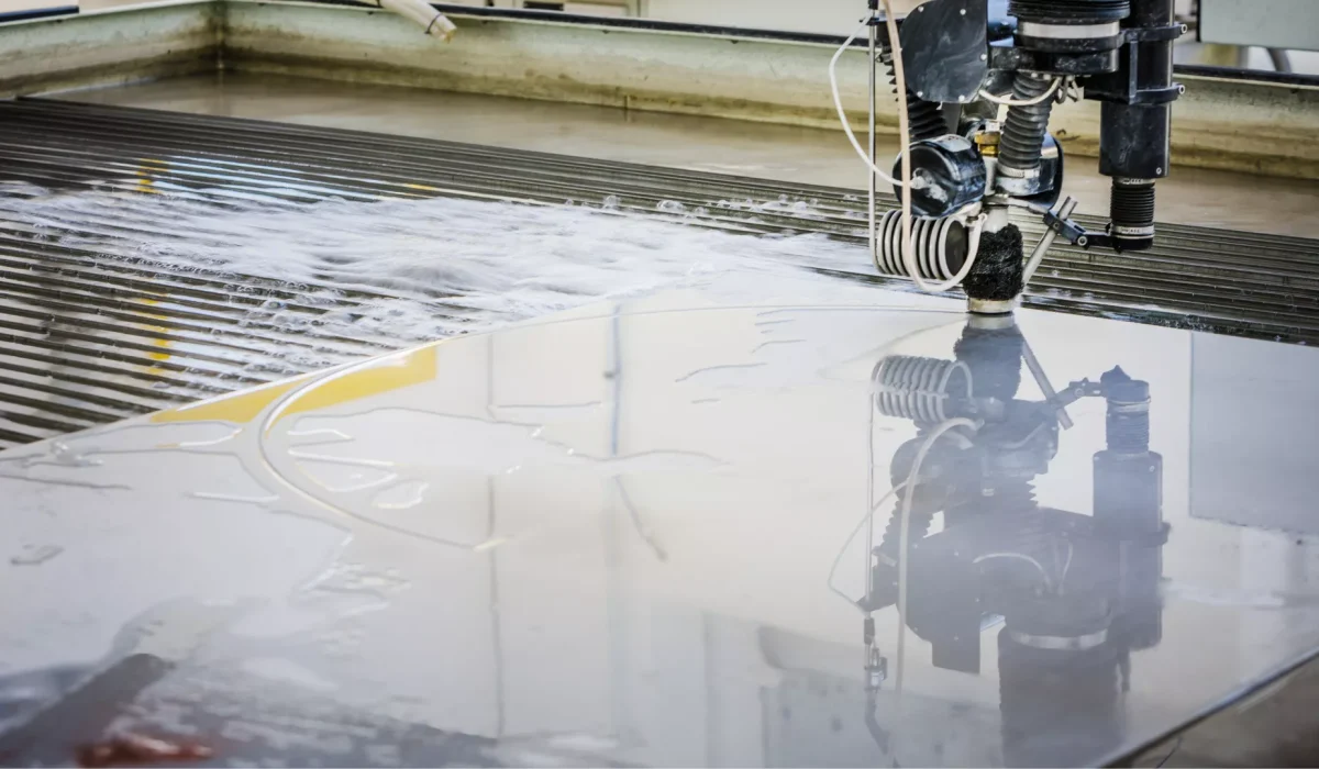 taglio metallo ad acqua